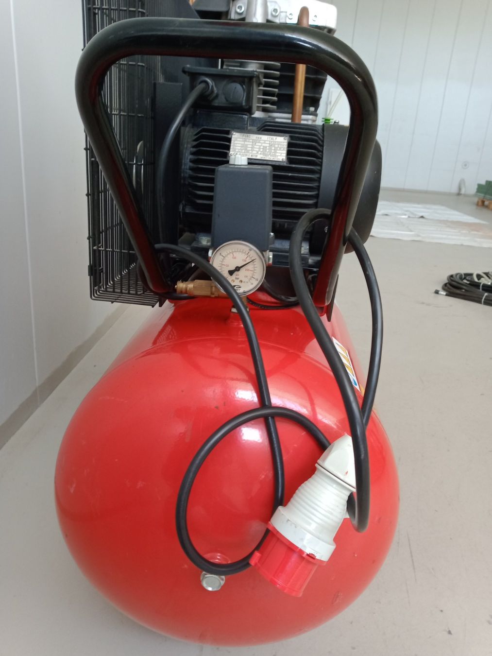 Kompressoren: 400Volt Pressluftkompressor 100Liter, 15Bar – Gebraucht aus Hittnau von inf_xt2h 2