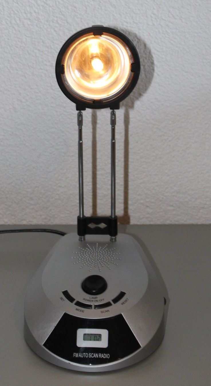 Lampade: Lampe mit FM Auto Scan Radio – Usato da Schaan venduto da antikes_und_kurioses