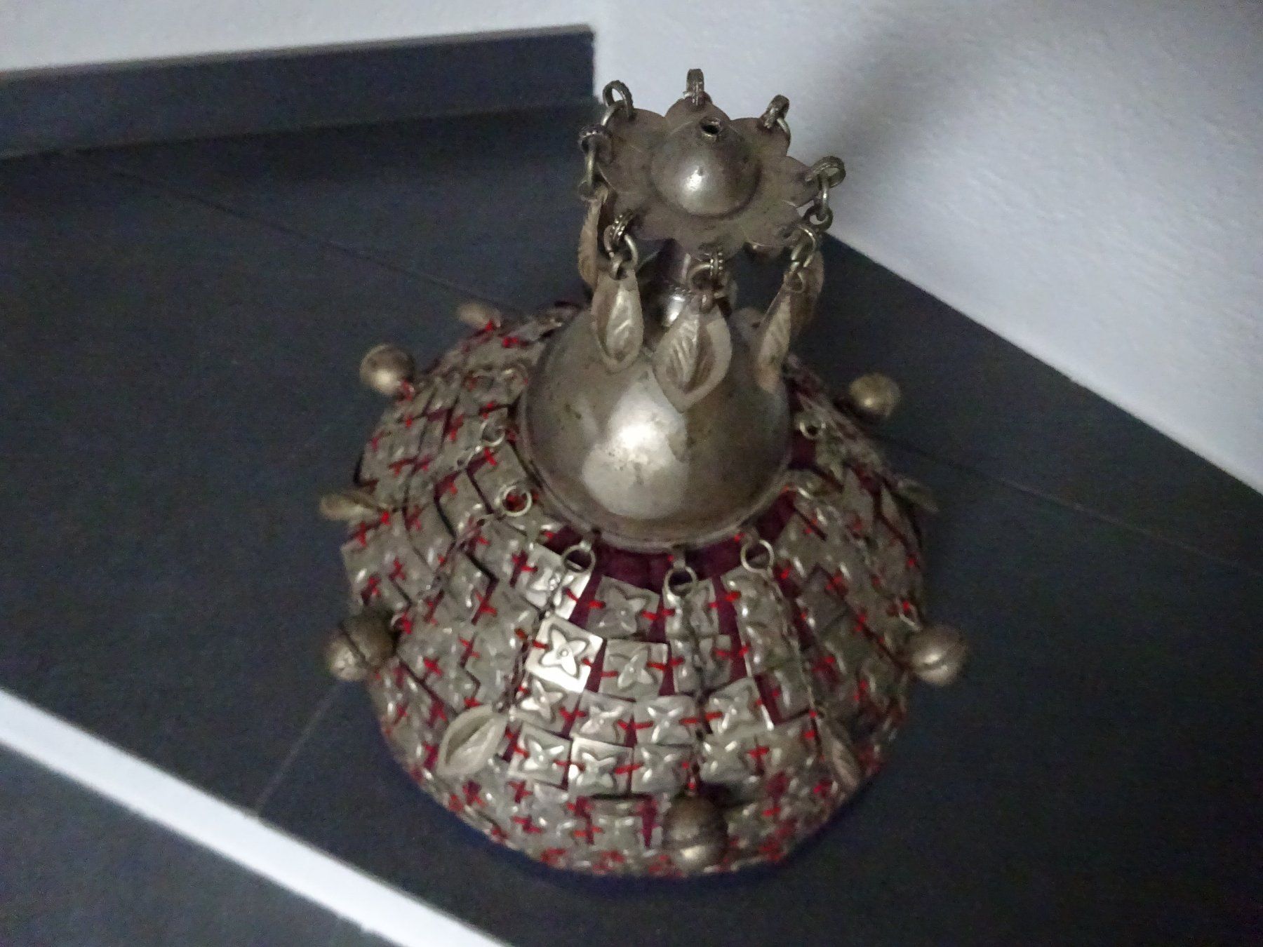 Copricapi, berretti & cappellini: Krone Helm Turban – Usato da Esslingen venduto da eintagammeer 1