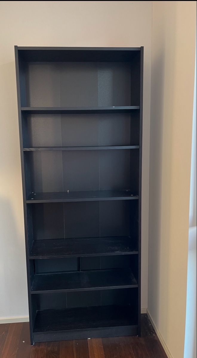 Ikea Étagères: IKEA Bücherregal BILLY Schwarz 80x28x202 – D'occasion à Uster par nic_nb77