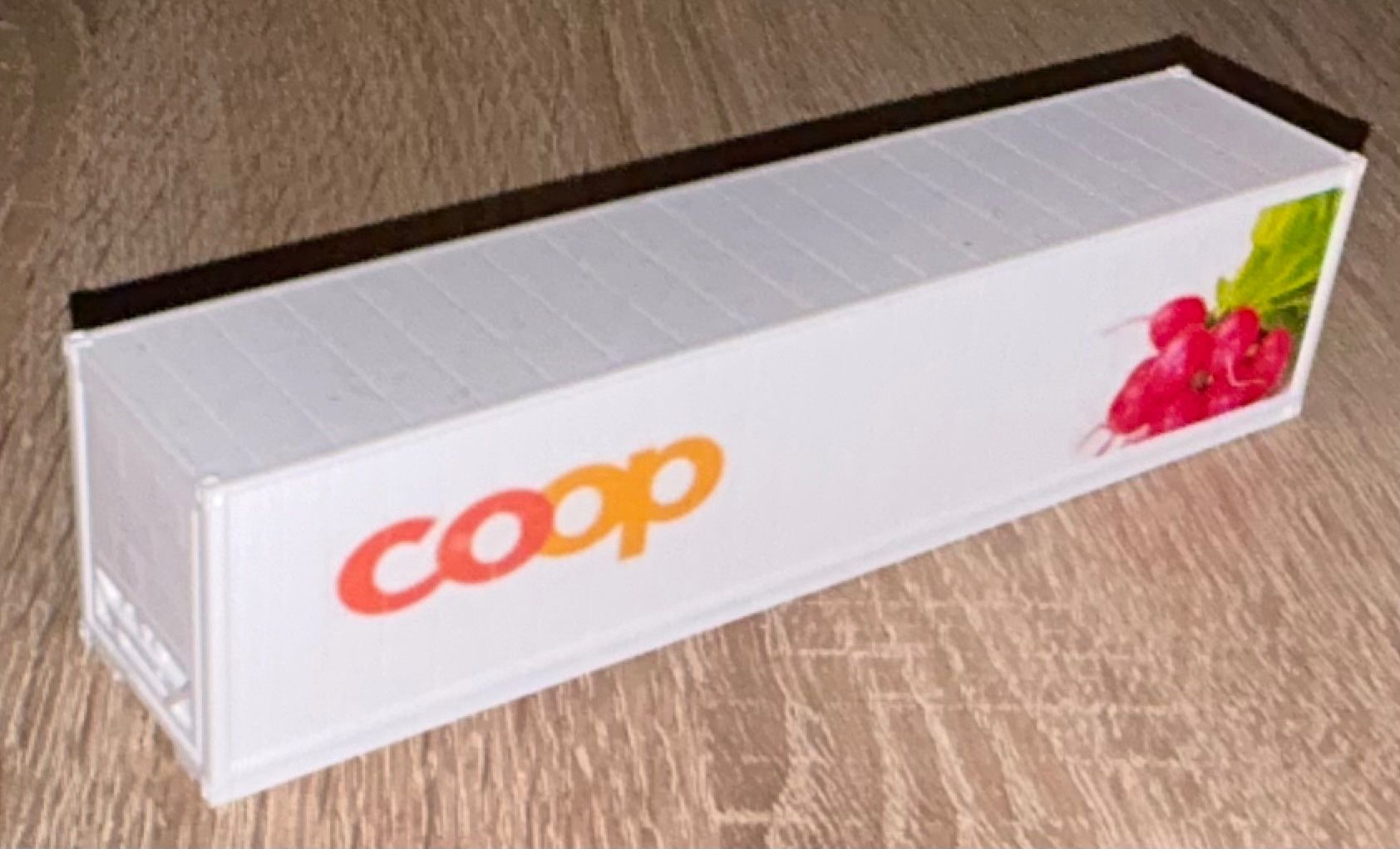 Roco Modellini di ferrovie: 1:87 Coop Kühlcontainer 45ft Radieschen – Nuovo e nell'imballaggio originale da Belp venduto da AEMA-Modellbau 1