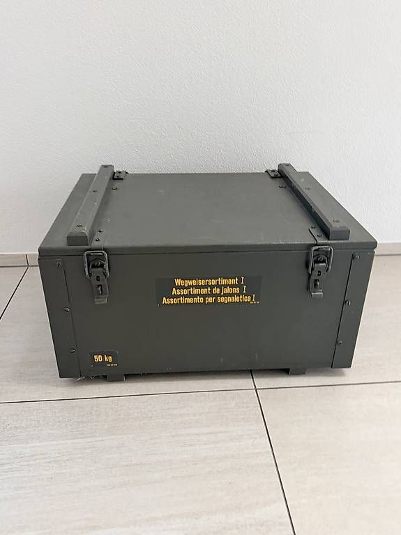 Ecriteaux: Wegweisersortiment I Schweizer Armee  FABRIKNEU – D'occasion à Bettwiesen par Ruckzuck99