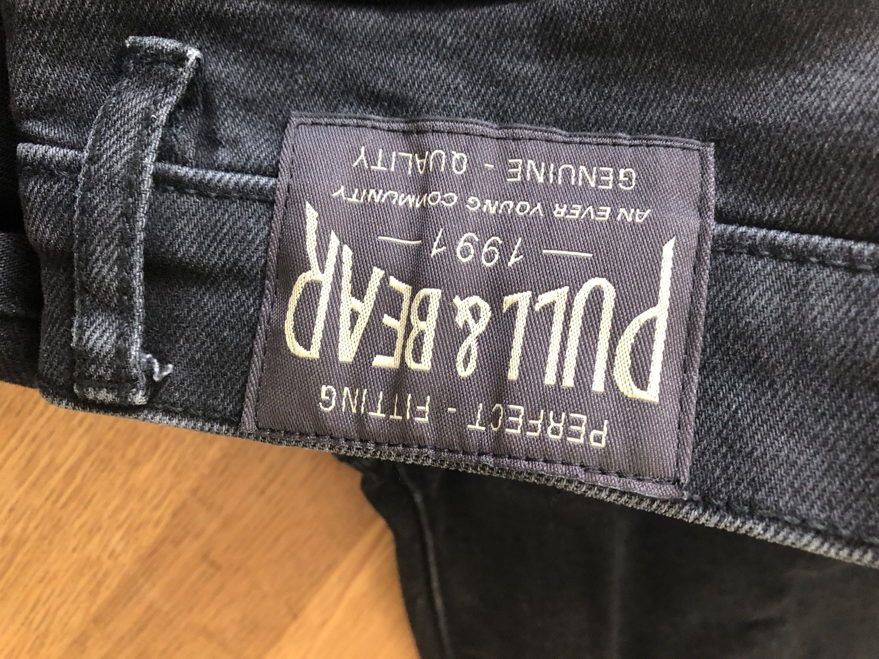 Pull&Bear Jeans: Jeans schwarz Pull & Bear – Usato da Dübendorf venduto da Saturnin35 3