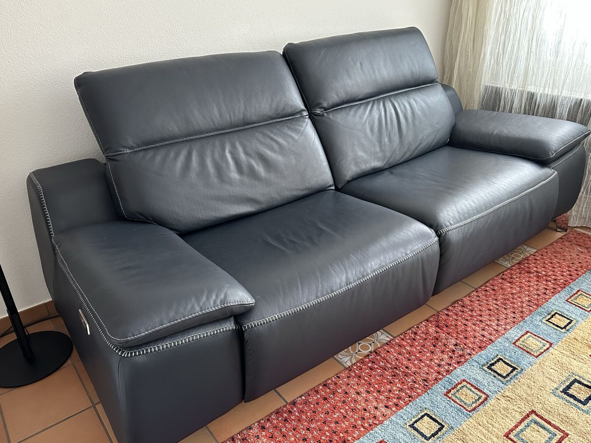 Conforama Sofas: 3er Sofa Conforama Belluno Leder NightBlue – Gebraucht aus Boppelsen von Schoggo3 7