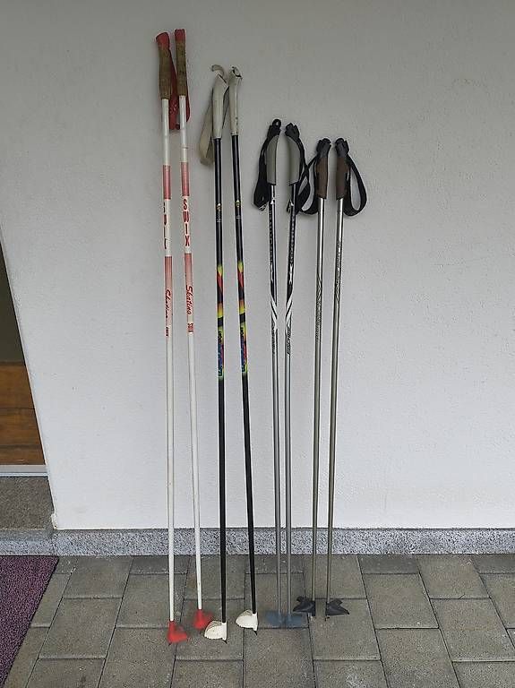 Skis: Materiale da sci di fondo prezzo da concordare  – D'occasion à Mairengo par nik_b26c 1