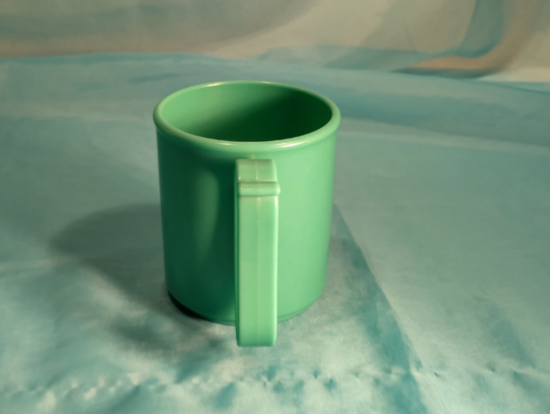 Tupperware Tazze: Tupperware  Becher mit Henkel, türkis – Usato da Bellach venduto da JingleCherry 2