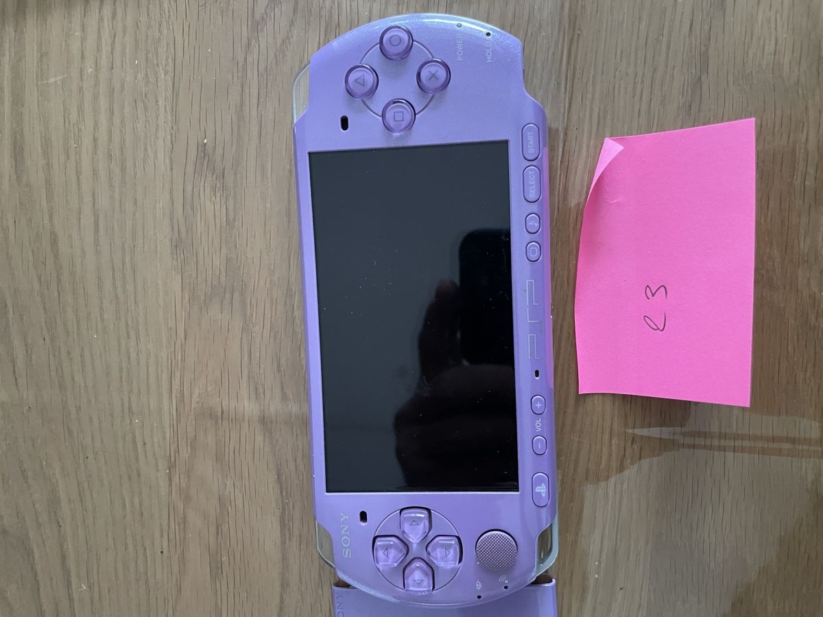 Sony Console: Violette PSP 3004 Konsole - – Usato da Bazenheid venduto da Toni0141