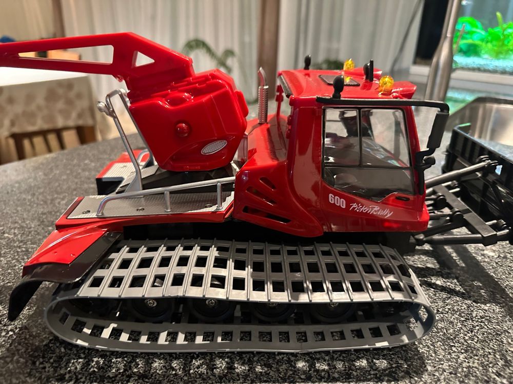 Dickie 2024 toys pistenbully