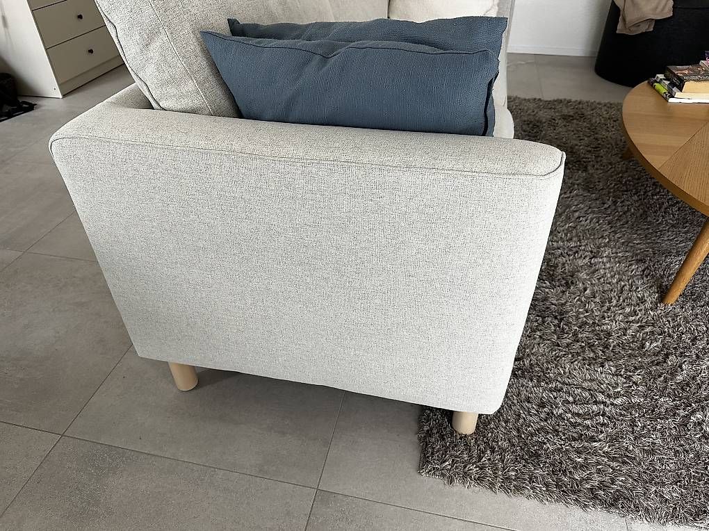 Ikea Divani: Canapé 3 places IKEA beige confortable – Usato da Peseux venduto da J_avi 1