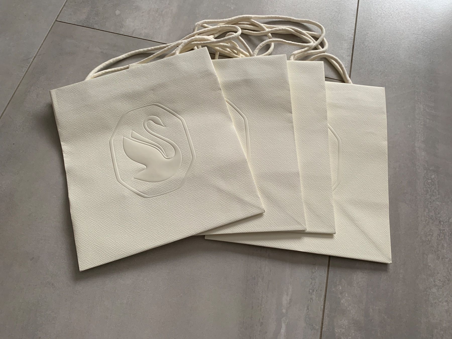 Swarovski Figuren: Swarovski Papiertaschen – Neu und originalverpackt aus Zuzwil SG von Ibohaus