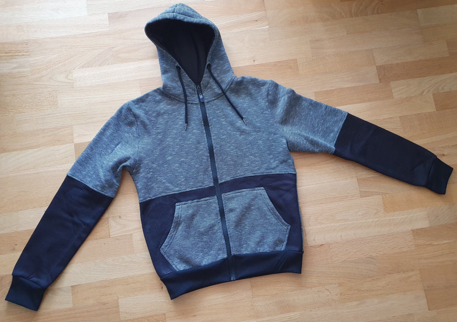 Maglioni & Felpe: Sweatshirt avec capuchon - Taille S – Usato da Court venduto da Jovi2 3