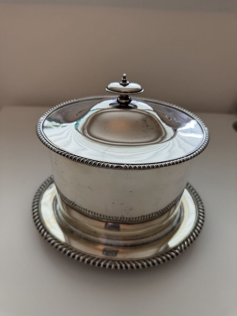 Set di piatti: Versilberte Keksdose aus den 1900er-Jahren. – Usato da Niederbipp venduto da yar_tf6f 1