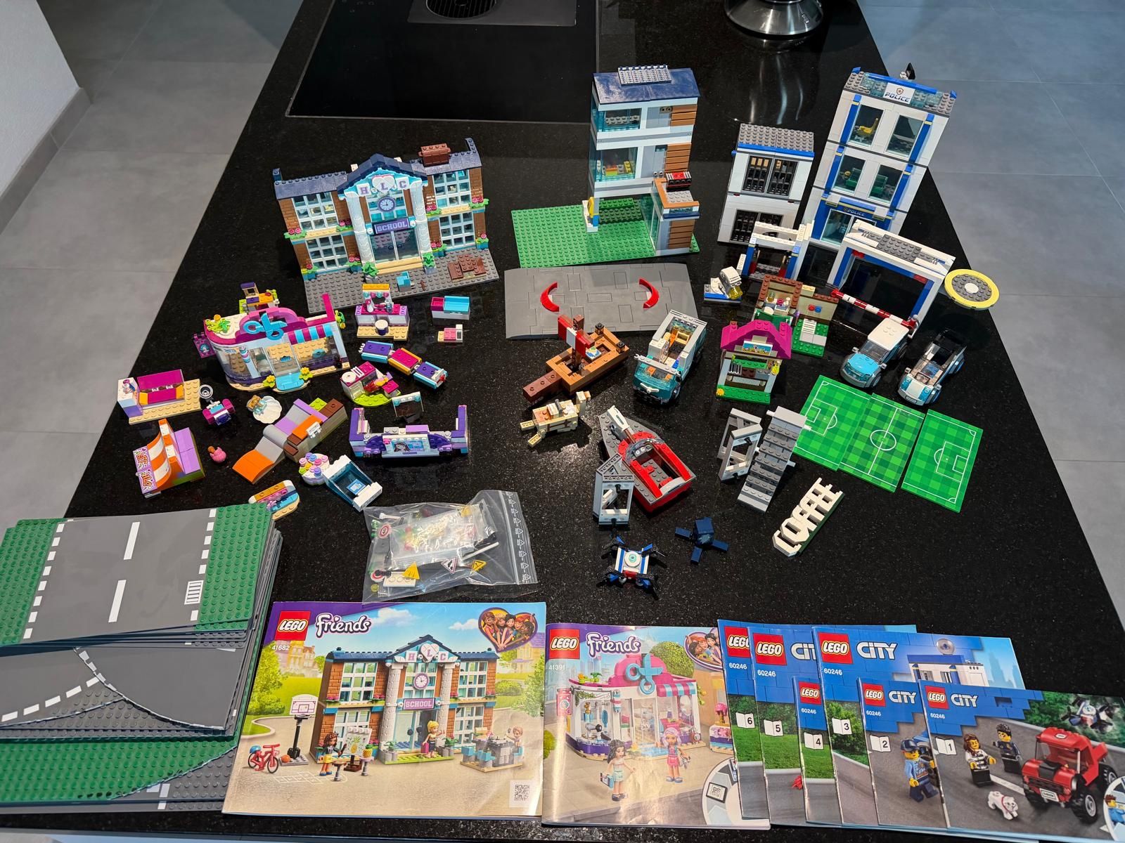 Lego Baukästen: LEGO - Gebäude/Bâtiments - Mega Set – Gebraucht aus Orvin von Kleutz 1