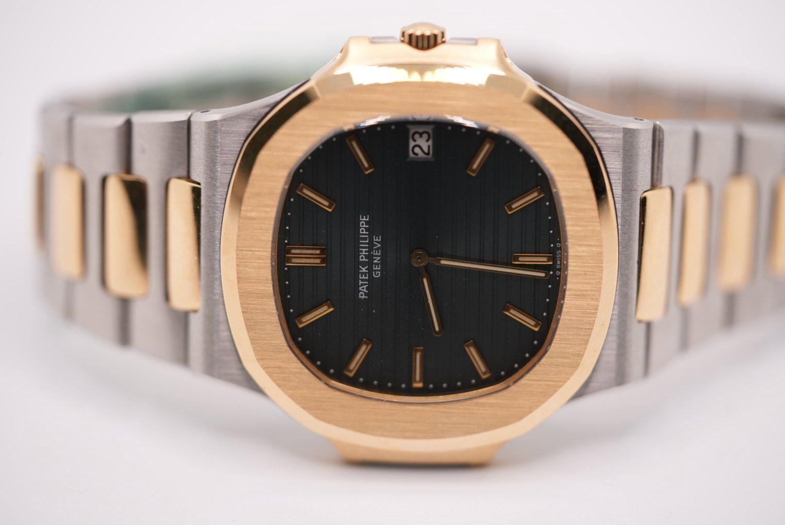 Patek Philippe Orologi: Patek Philippe Nautilus Jumbo Ref. 3700/1 Service Extract – Usato da Lugano venduto da Superstudiolugano 1