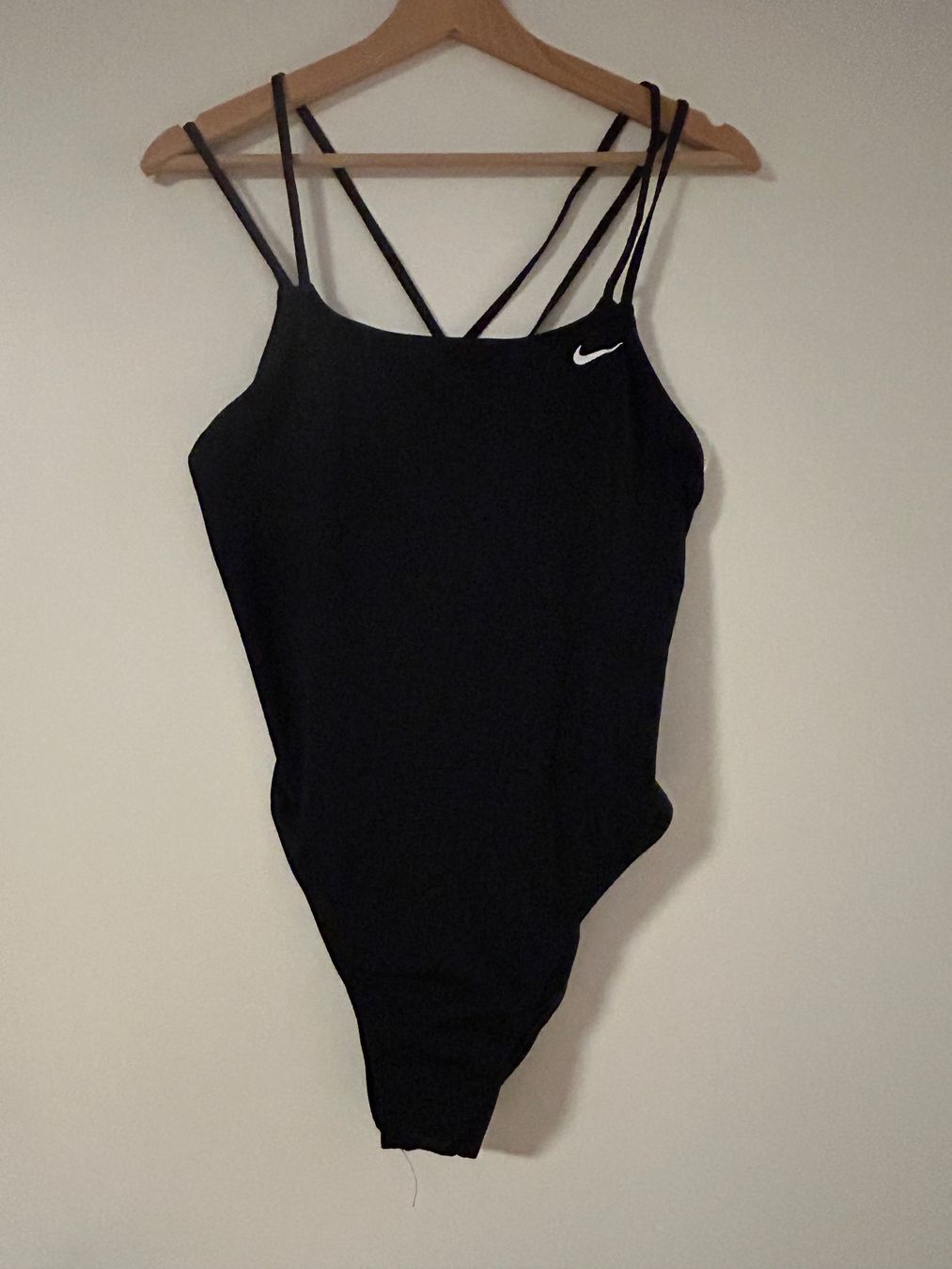 Badekleider & Bikinis: Nike Badeanzug Hydrastrong, Grösse 40, neuwertig! – Gebraucht aus Männedorf von sar_26gy