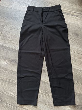 Schwarze Stoffhose H&M Gr. 34 Büro elegant chic neuwertig