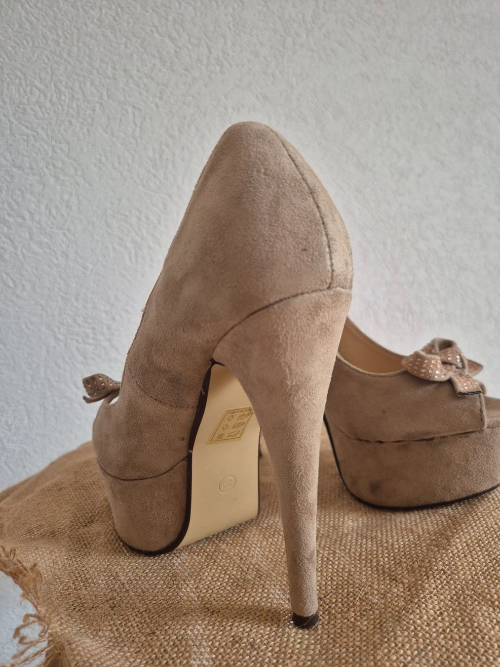 Scarpe da donna: Escarpins beiges à plateforme, taille 36 - 37 peut utilisé – Usato da Alle venduto da Fanny8952 2