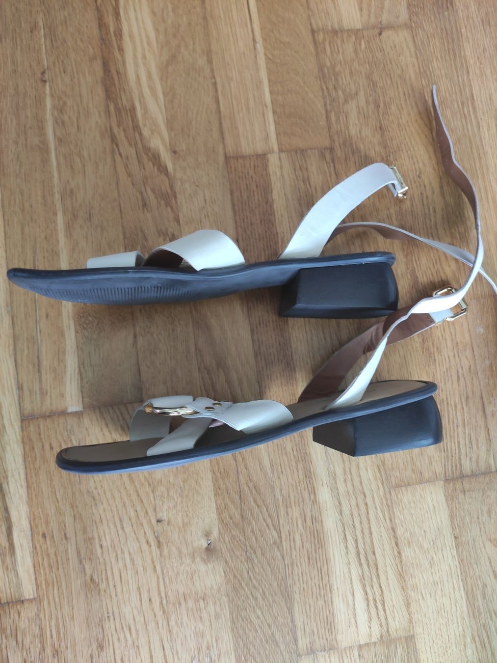 Scarpe da donna: Sandale weiss Gr.39 von ASRA – Nuovo (secondo la descrizione) da Schliern b. Köniz venduto da Pecannut 4