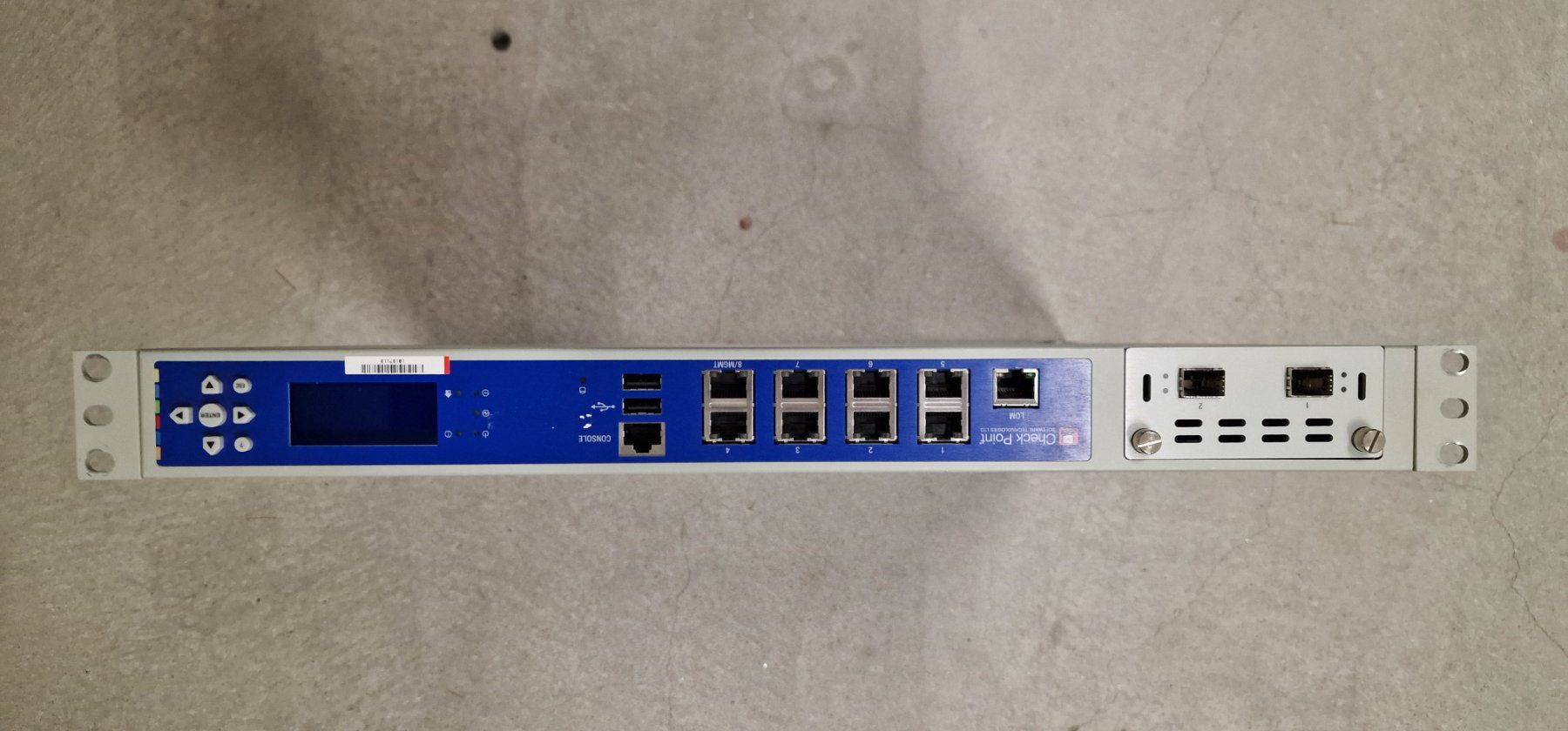 Firewall: Check Point 4800 Appliance Next Generation Firewal – Usato da Gerlafingen venduto da diotech 1