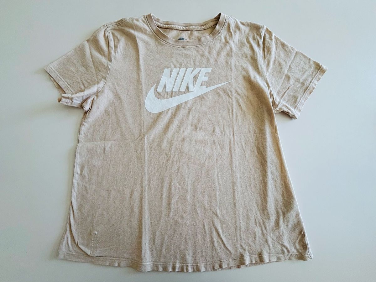 Nike T-Shirts: Nike T-Shirt beige, Grösse M – Gebraucht aus Rain von Denbie