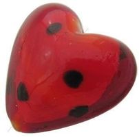5 Herzen rot gepunktet schwarz 18mm Glas