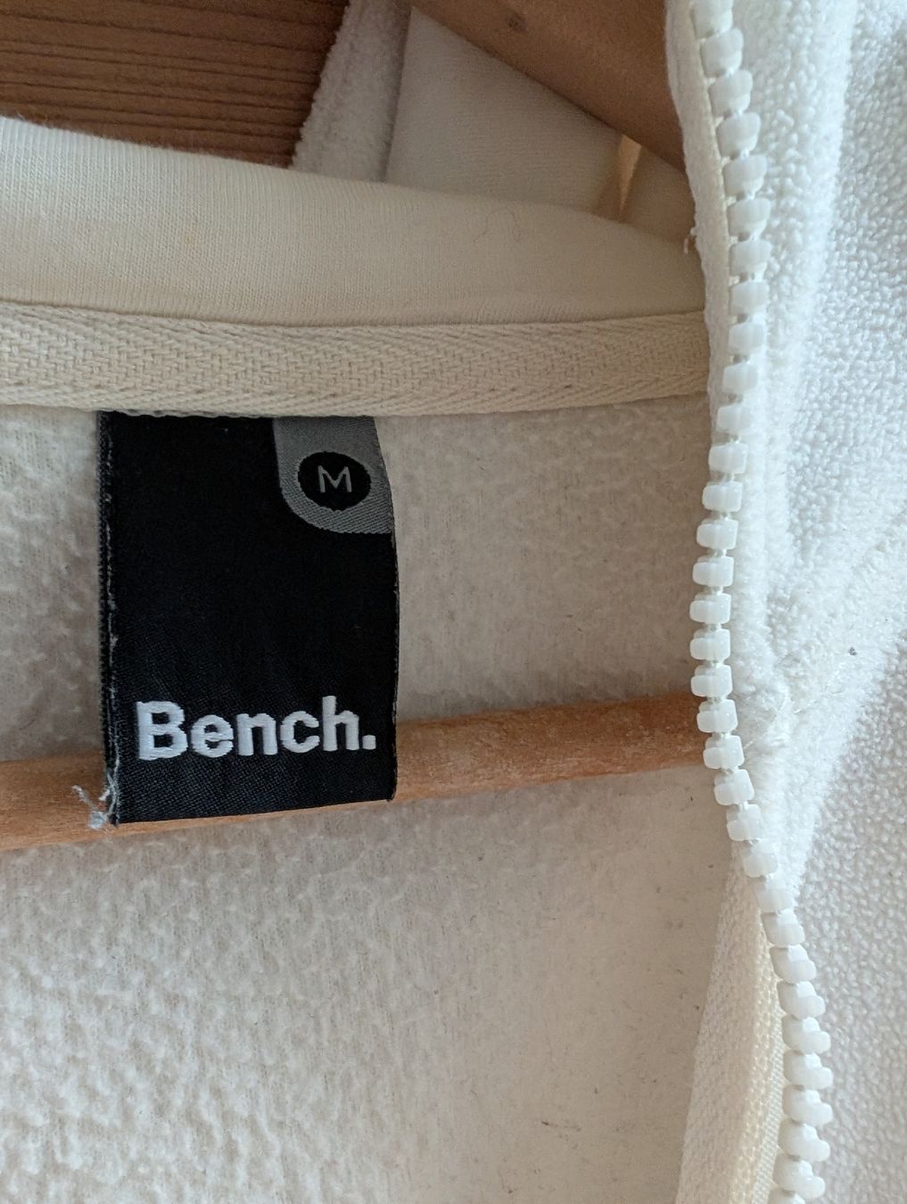 Bench Jacken: Bench Fleece Jacke mit Kapuze, Gr. M – Gebraucht aus Döttingen von se-ra 2