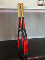 2x Wilson Pro Staff 97 v11 315g – schwarz/rot – Top Zustand