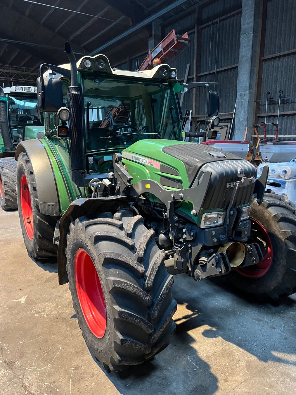 Fendt Trattori: Fendt 211 Vario Vollaustattung – Usato da Emmenbrücke venduto da Calida1