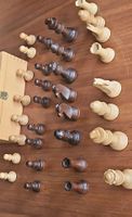 Schachfiguren Holz, wenig gebraucht. vollzählig.