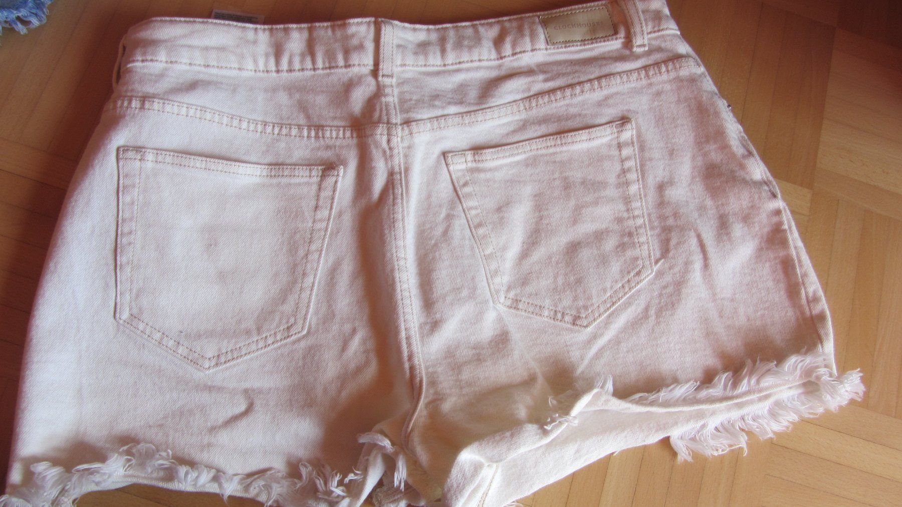 C&A Lotti di vestiti: 2 shorts en jeans 44 – Usato da Oberried FR venduto da berg04 2