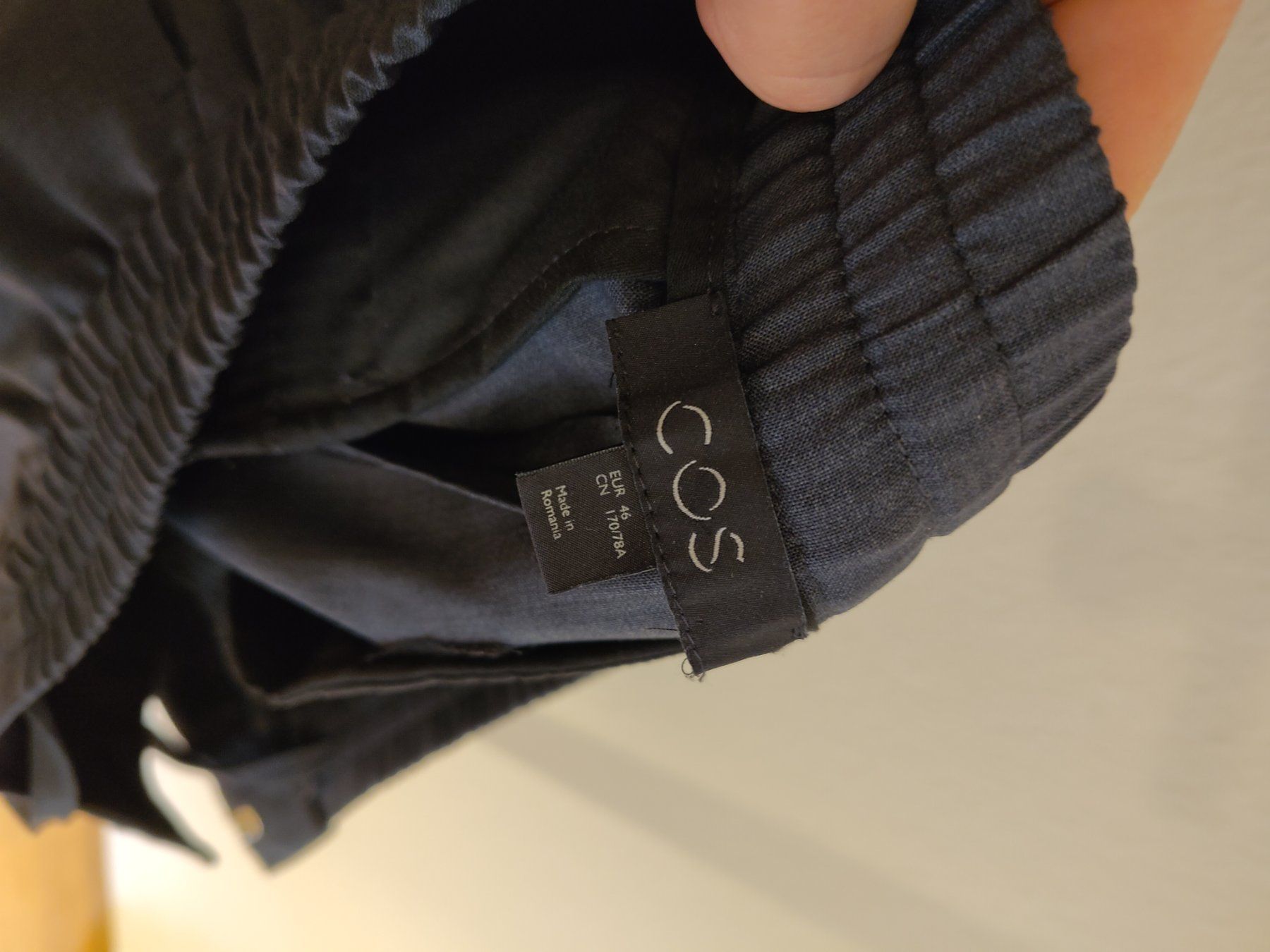 Cos Pantaloni: Hosen / COS / EUR 46 – Usato da St. Gallen venduto da swi_dnw5 8