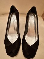 Stuart Weitzman Black Kitten Heels - Size 36 - Elegant!
