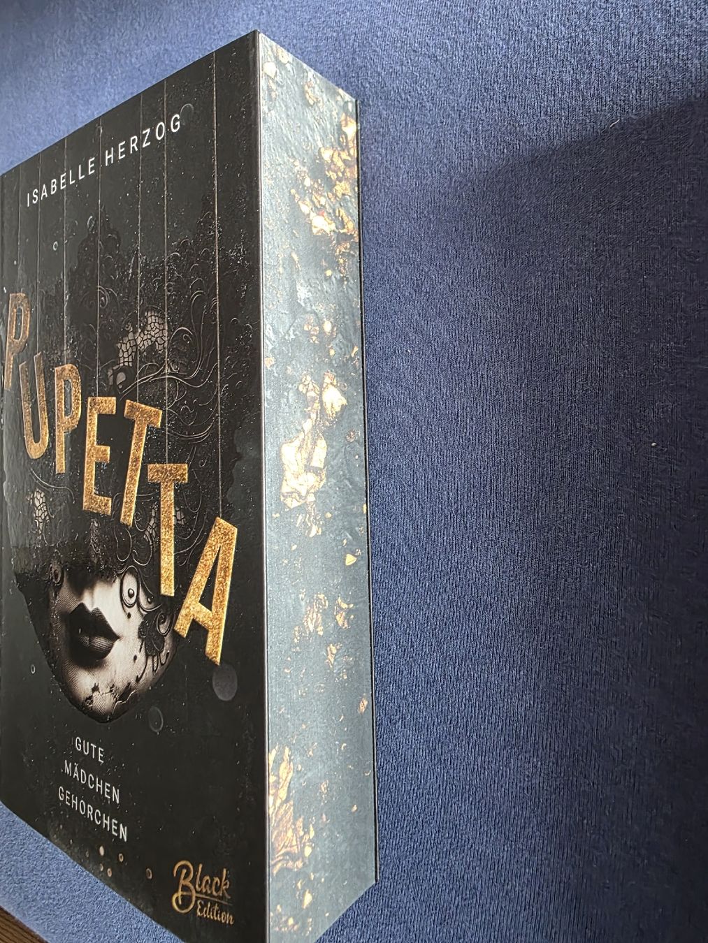 Bücher: Isabelle Herzog - Pupetta (Black Edition) – Neu (gemäss Beschreibung) aus Gais von ste_y6ps 1