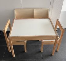 Kindertisch mit extra Ablagefläche (abnehmbar) & 2 Stühlen