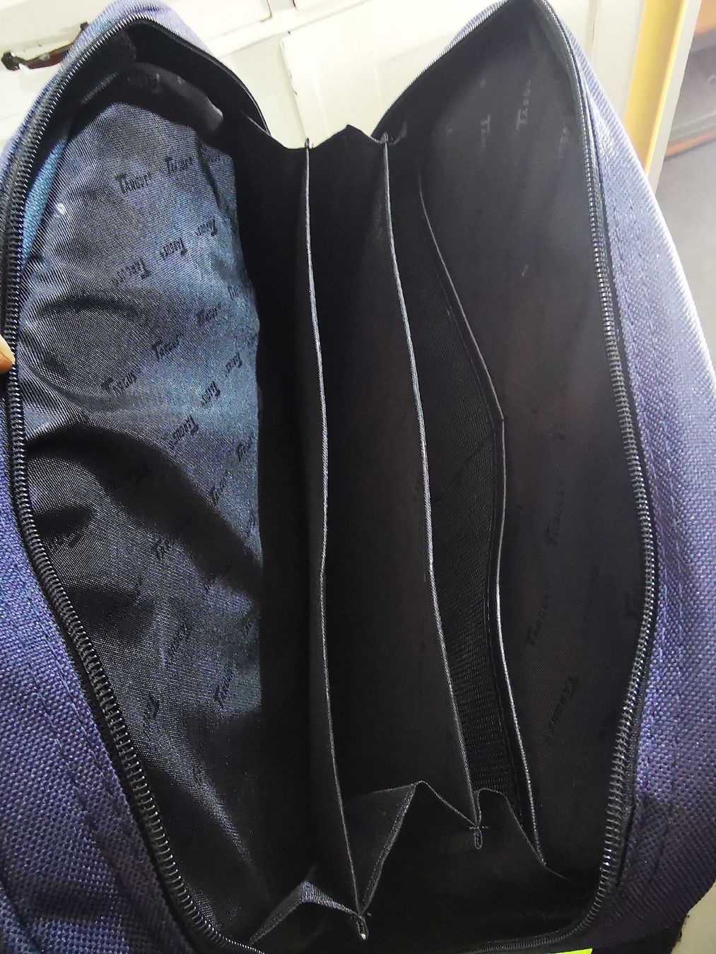 Targus Zaini: Targus Laptop Rucksack - CCB5 - Neu – Nuovo (secondo la descrizione) da Crissier venduto da froerli 4