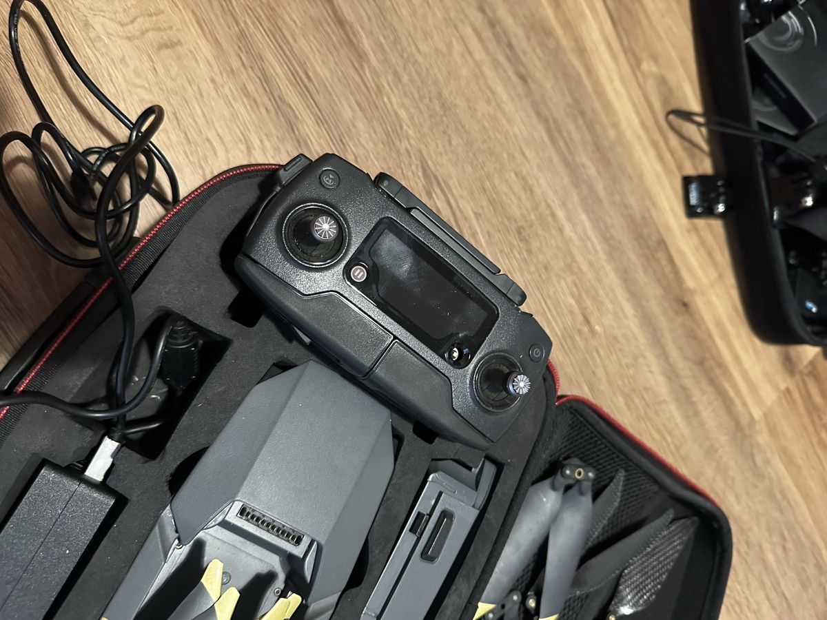 DJI Videocamere: DJI Mavic Pro Drohne mit Zubehör – Usato da Büren SO venduto da Robin.01 1