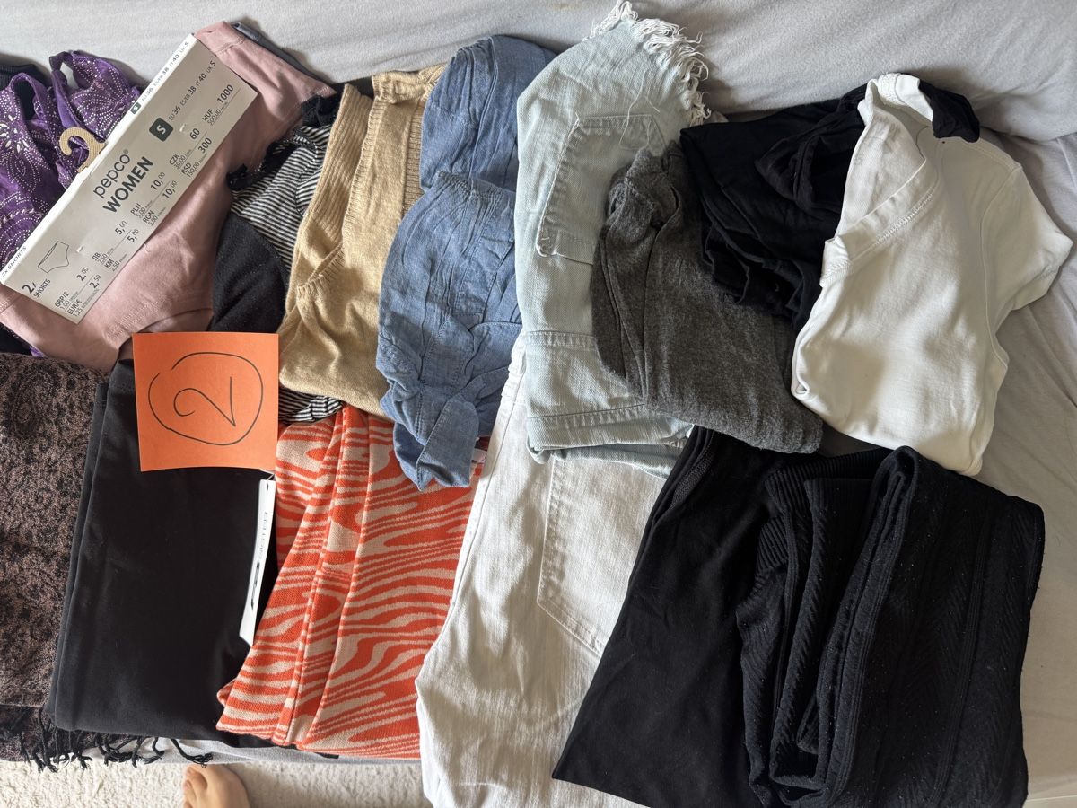 Lots de vêtements: Kleiderpaket 2 Grösse S – D'occasion à Endingen par Mira-Nur 2