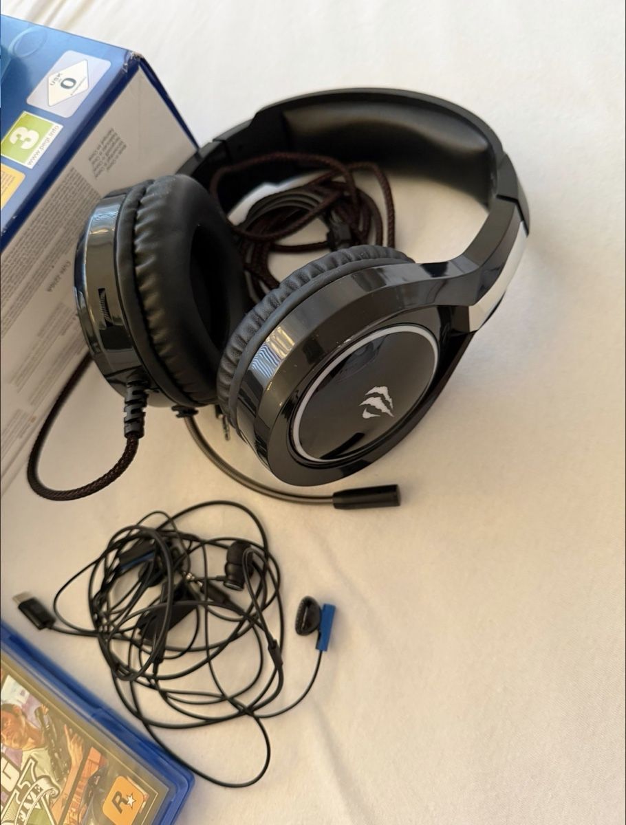 Sony Konsolen: PS4 Konsole mit Controller, Headset und Spiel – Neu (gemäss Beschreibung) aus Oftringen von soraia.i 3