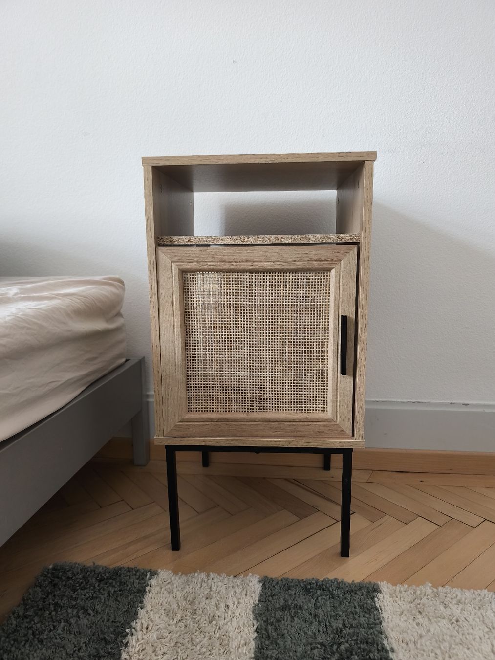 Comodini: Nachttisch / Kommode – Nuovo (secondo la descrizione) da St. Gallen venduto da liamonmara
