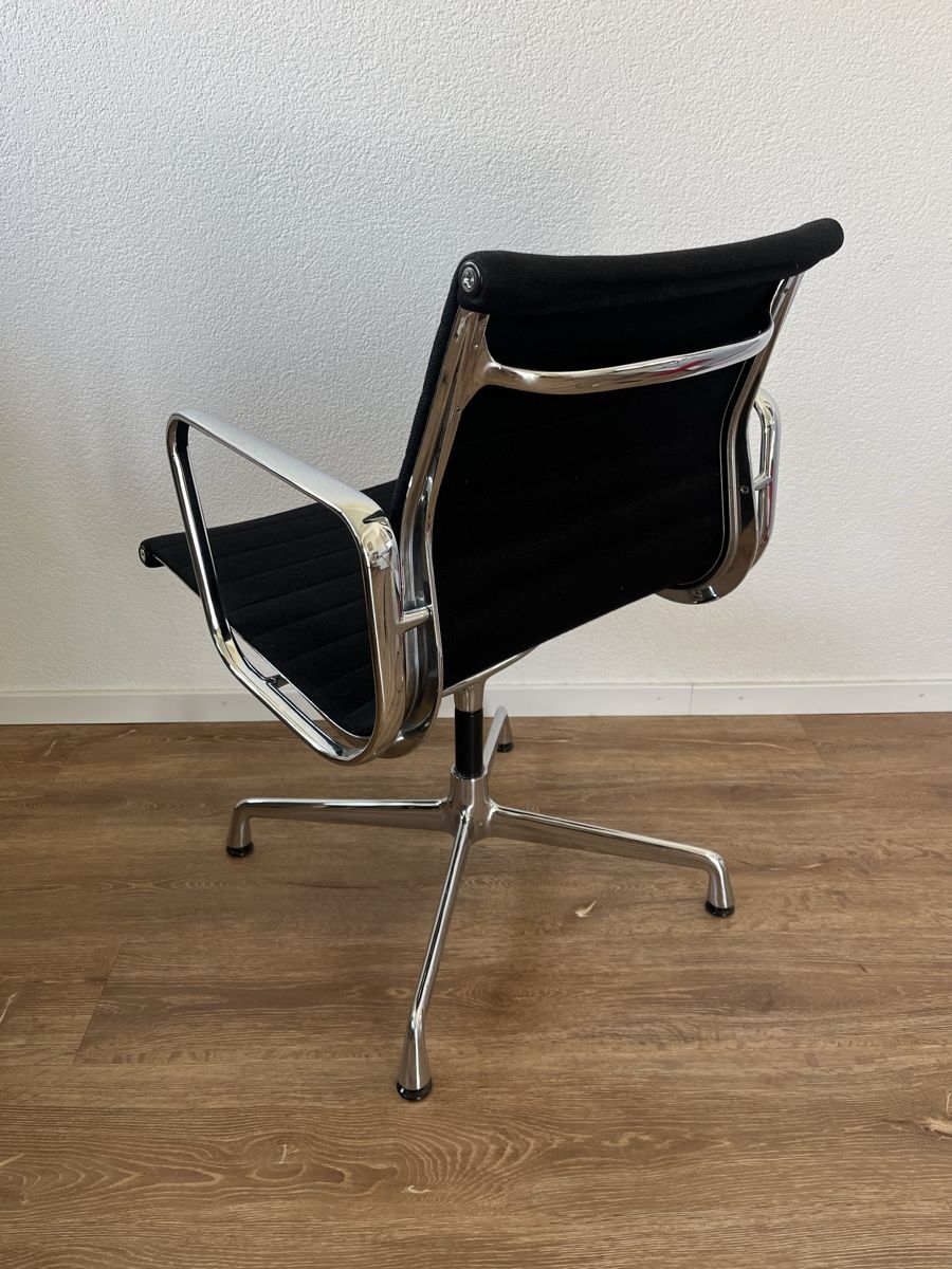 Eames Sedie: Vitra Eames Aluminium EA 108 Office Chair – Usato da Zürich venduto da jorisburger 2
