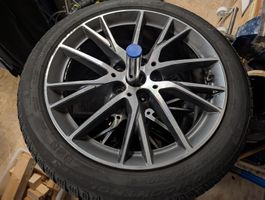 Jeu de 4 roues hiver 195/55 R17 bon état général