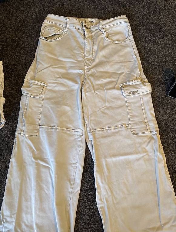 Pantaloni: Beige Cargo-Hose – Usato da Ostermundigen venduto da sve_9xp2
