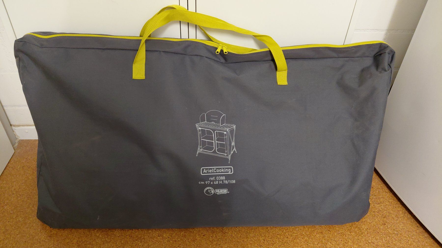 Armadi: Vorratsschrank verpackt in Tragtasche – Usato da Flawil venduto da erh_g2bm 3