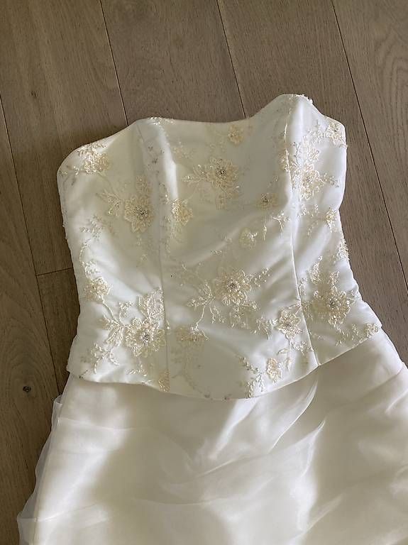 Vestiti: LILUCA Ballkleid weiss – Nuovo (secondo la descrizione) da Zürich venduto da sydneyfrozen 2