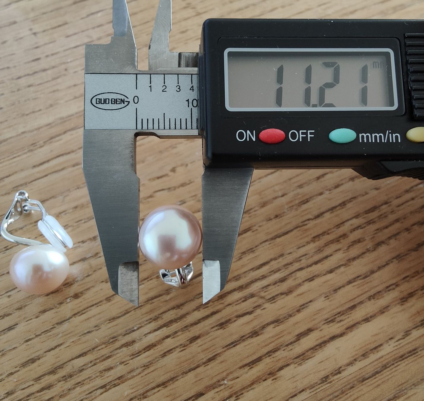 Orecchini pendenti & Orecchini a lobo: Ohrclips, lila Süsswasserperle, ca. 11mm – Nuovo e nell'imballaggio originale da Rümlang venduto da 21f 3