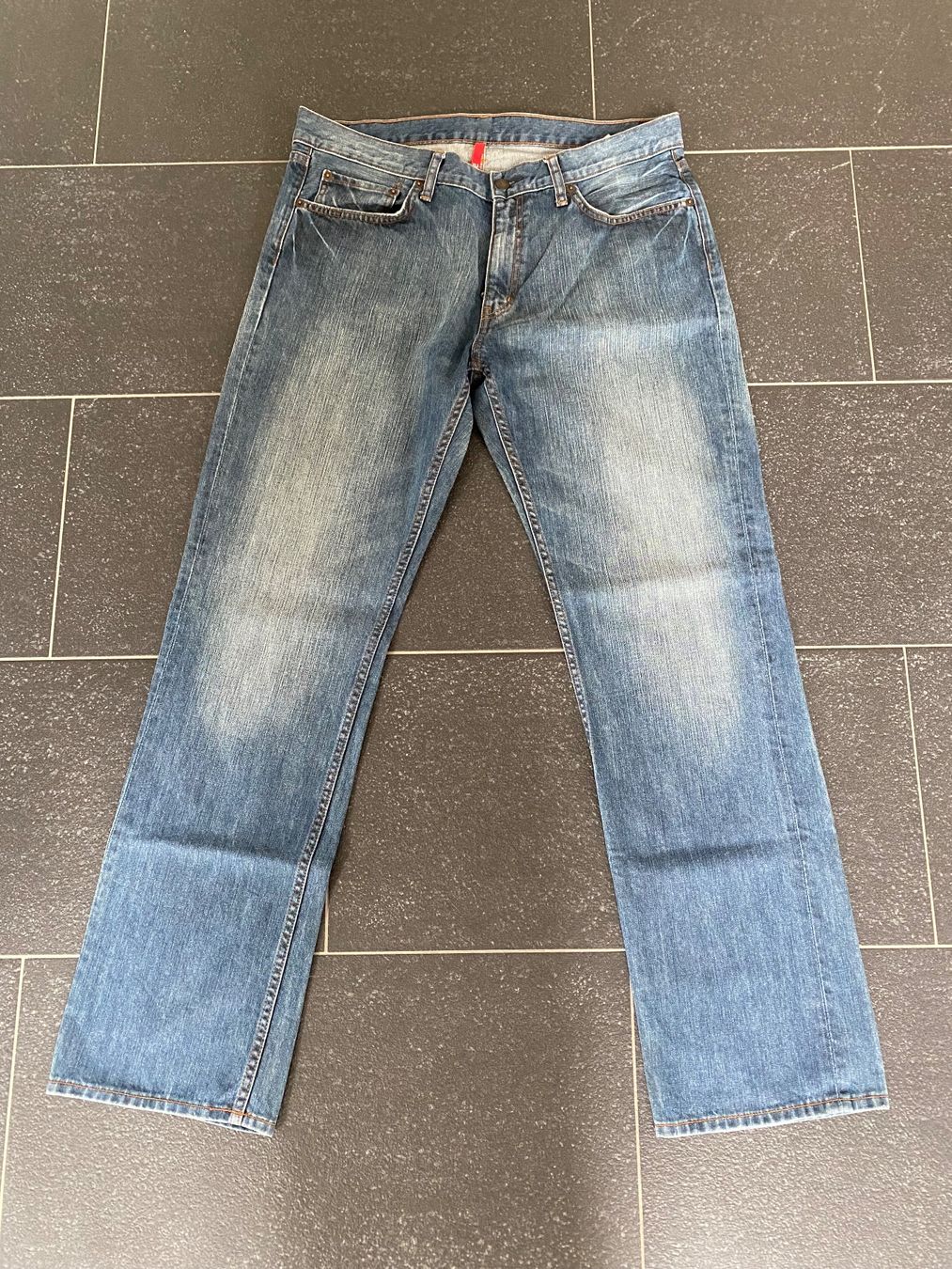 Uniqlo Jeans: Uniqlo Jeans – Usato da Lützelflüh-Goldb venduto da flu_q9tg 1