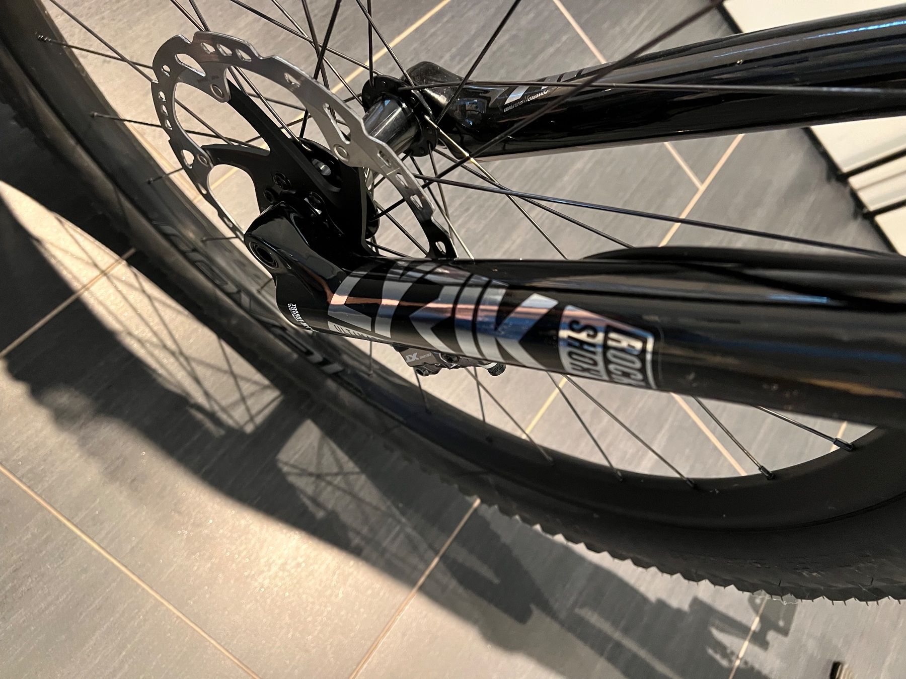 Specialized Velos: SPECIALIZED TURBO LEVO COMP GR. M 700WH – Gebraucht aus Bützberg von  4