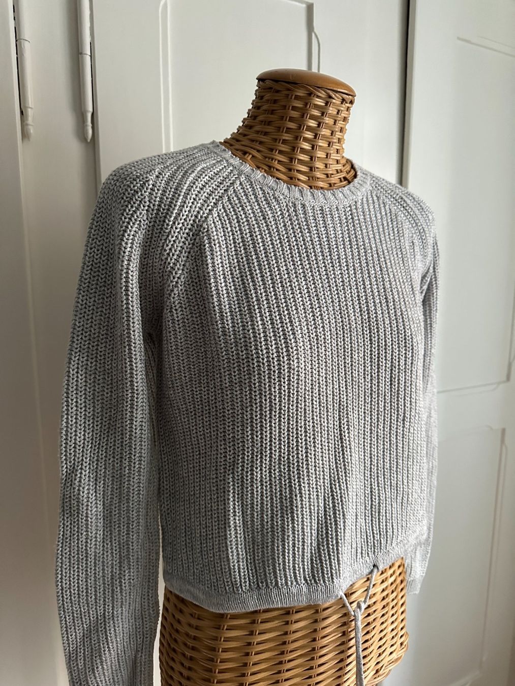 Pulls & Sweat-shirts: Cropped Strickpullover hellgrau XS – D'occasion à Zürich par Diazaio 1