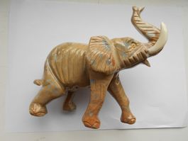 Elefant handgeschnitzt, ca. 1 kg China