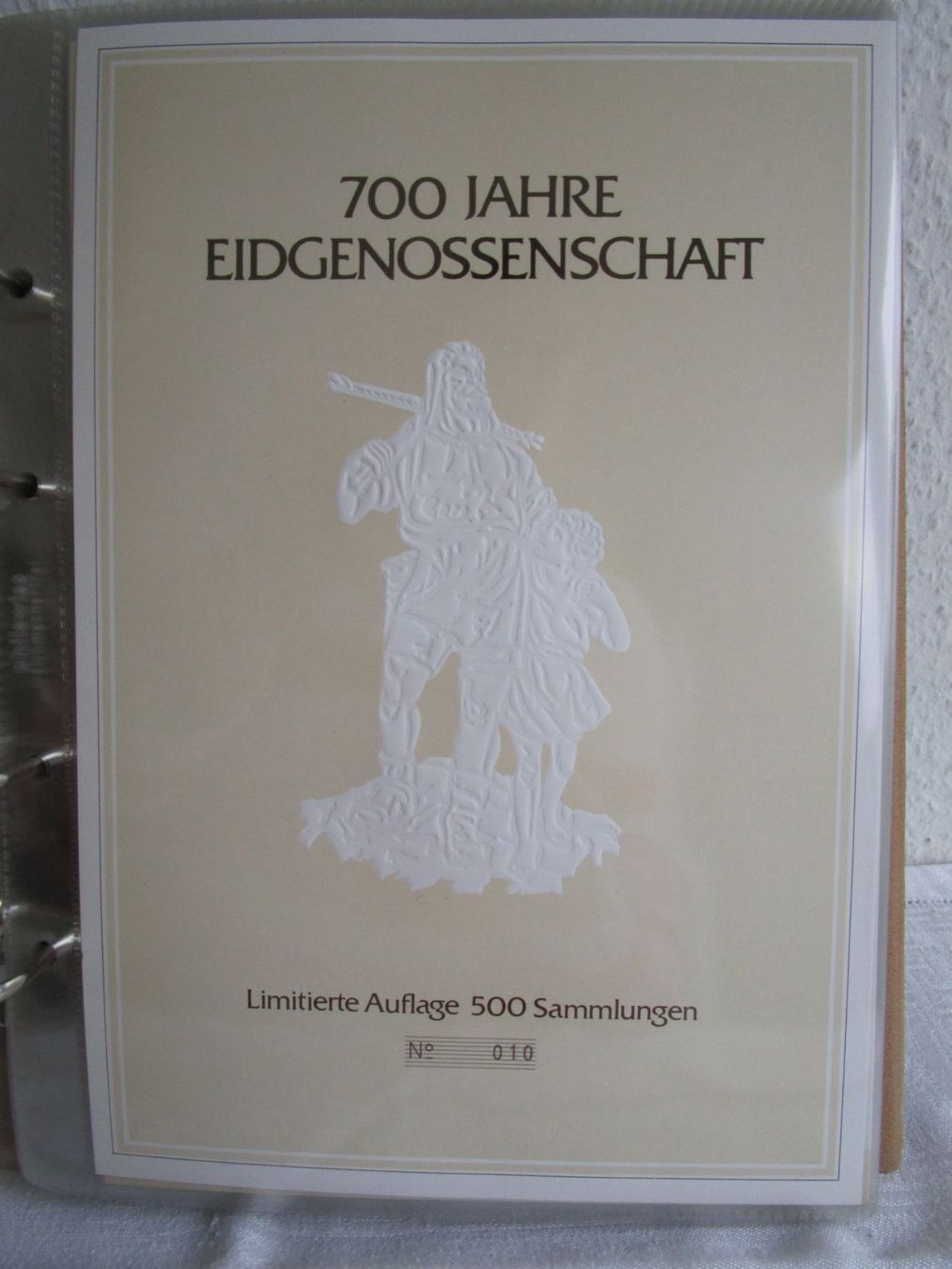 Tutti i francobolli: 700 Jahre Eidgenossenschaft - Limitierte Briefmarkensammlung – Usato da Binningen venduto da tempipassati 1